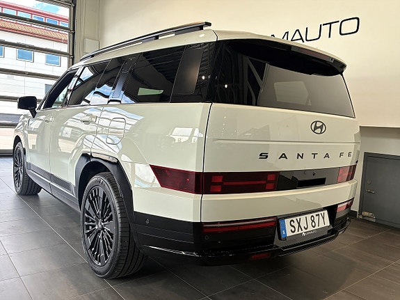 Hyundai Santa Fe 3 of 27