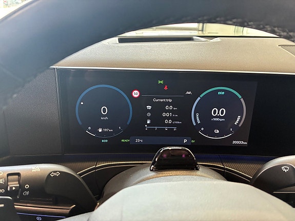 Hyundai Santa Fe 18 of 27