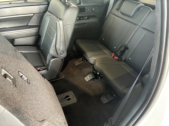 Hyundai Santa Fe 13 of 27