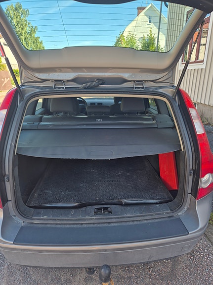 Volvo V50 3 of 7