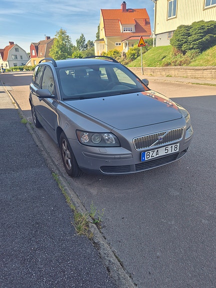 Volvo V50 2 of 7