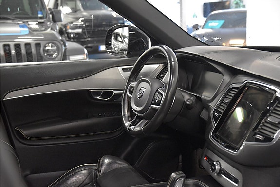 Volvo XC90 8 of 27