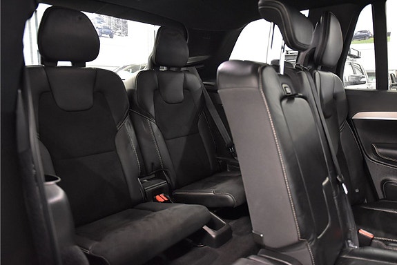 Volvo XC90 14 of 27
