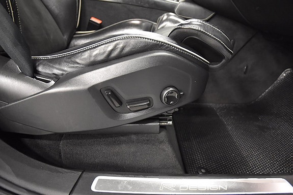 Volvo XC90 15 of 30