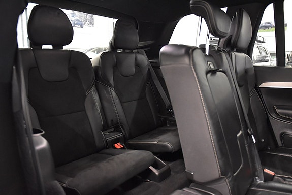 Volvo XC90 14 of 30