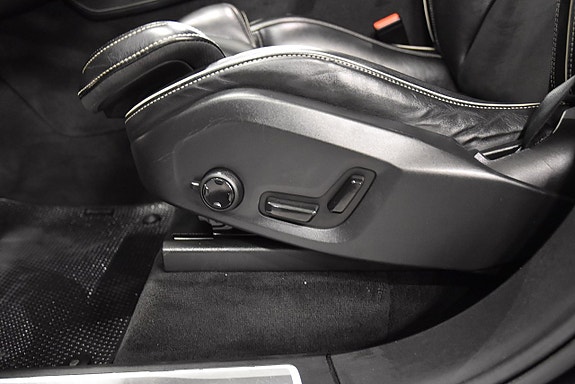 Volvo XC90 18 of 30