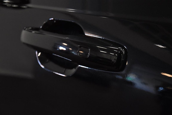 Volvo XC90 30 of 30