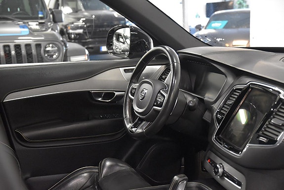 Volvo XC90 8 of 30