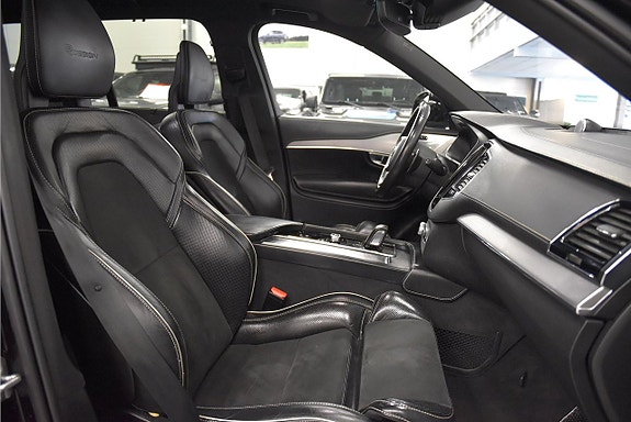 Volvo XC90 12 of 27