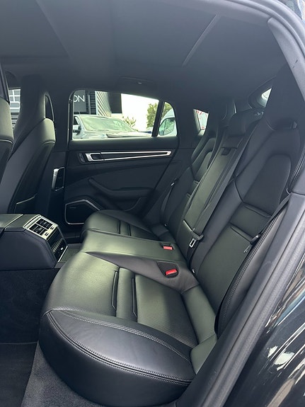 Porsche Panamera 4 6 of 12