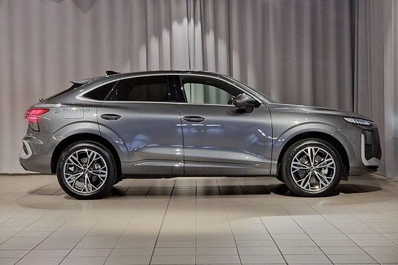 Audi Q3 4 of 17