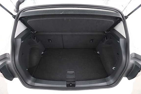 Volkswagen T-Cross 18 of 30