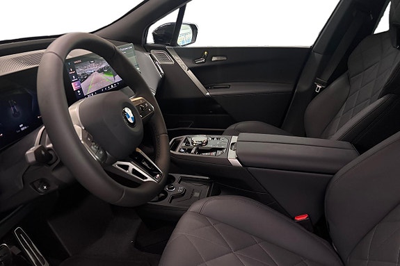 BMW iX 12 of 21