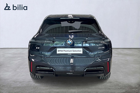 BMW iX 4 of 21
