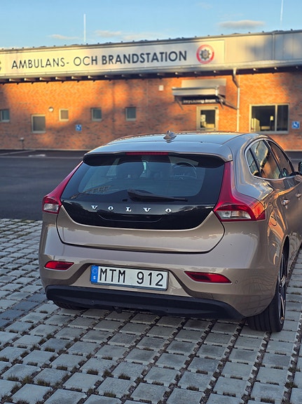 Volvo V40 8 of 13