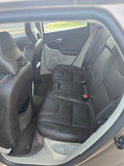 Volvo V40 10 of 13