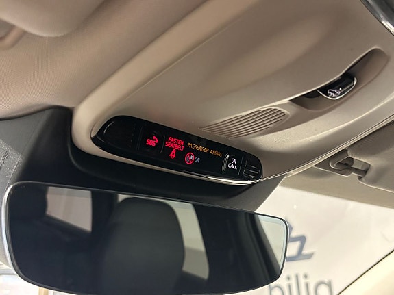Volvo V90 Cross Country 14 of 23