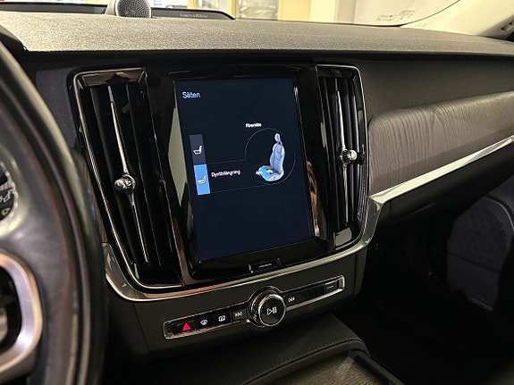 Volvo V90 Cross Country 12 of 23