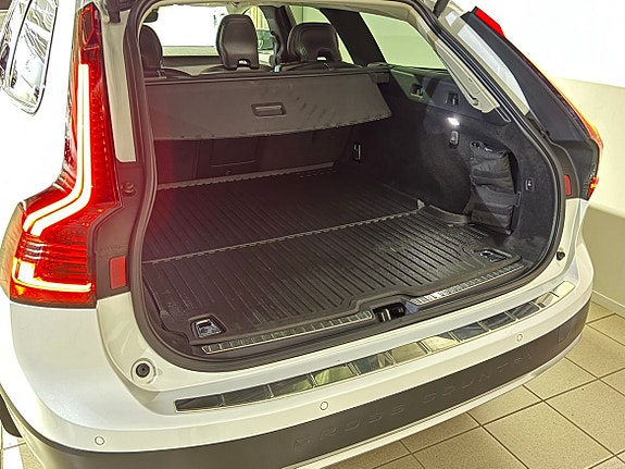 Volvo V90 Cross Country 20 of 23