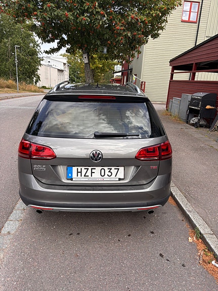 Volkswagen Golf Alltrack 4 of 4