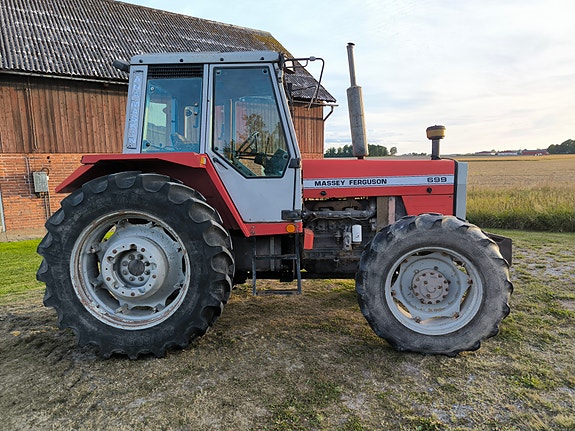 Massey Ferguson MF 699 4 2 of 11