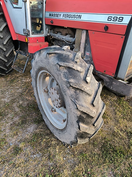 Massey Ferguson MF 699 4 7 of 11