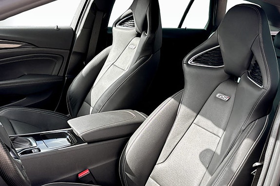 Opel Insignia 10 of 10