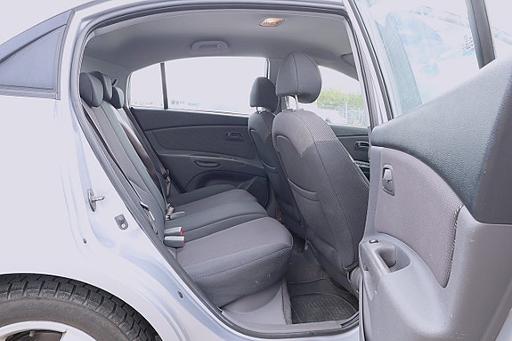 Kia Rio 17 of 19