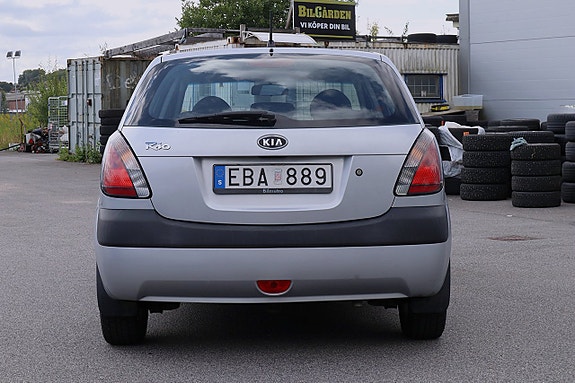 Kia Rio 7 of 19