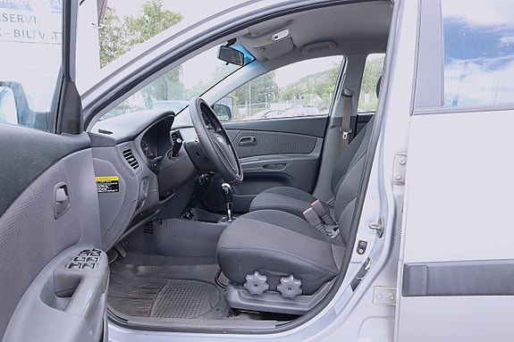 Kia Rio 11 of 19