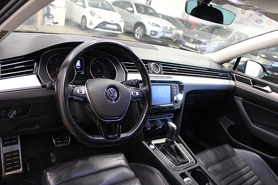Volkswagen Passat Alltrack 12 of 20