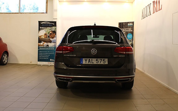 Volkswagen Passat Alltrack 7 of 20