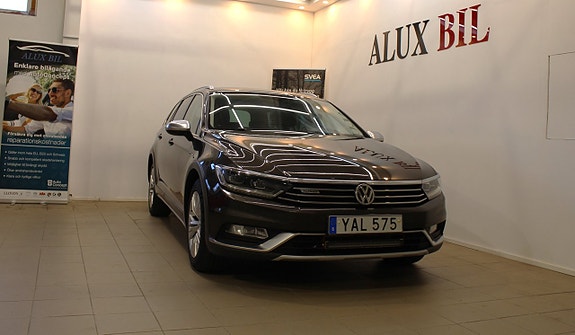 Volkswagen Passat Alltrack 2 of 20
