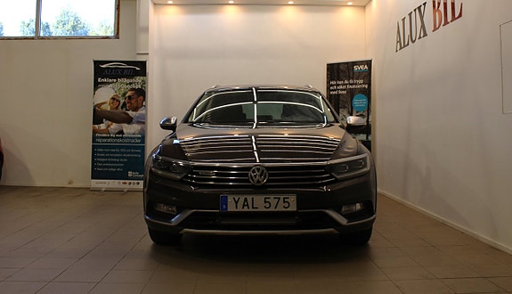 Volkswagen Passat Alltrack 3 of 20