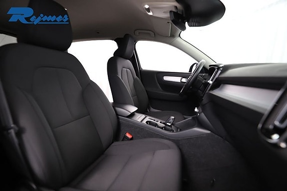 Volvo XC40 23 of 29