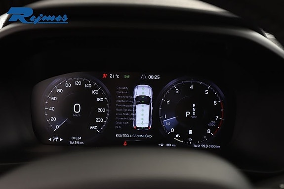 Volvo XC40 10 of 29
