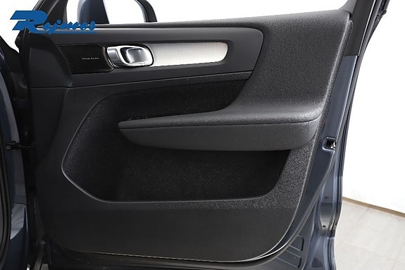Volvo XC40 13 of 29