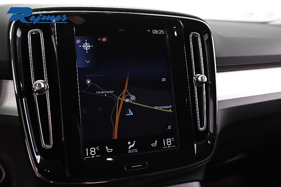 Volvo XC40 11 of 29
