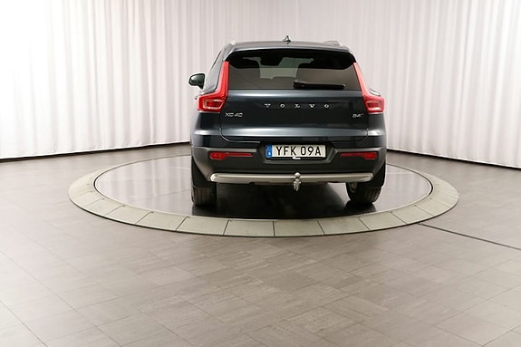 Volvo XC40 3 of 29