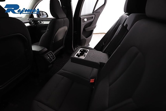 Volvo XC40 9 of 29