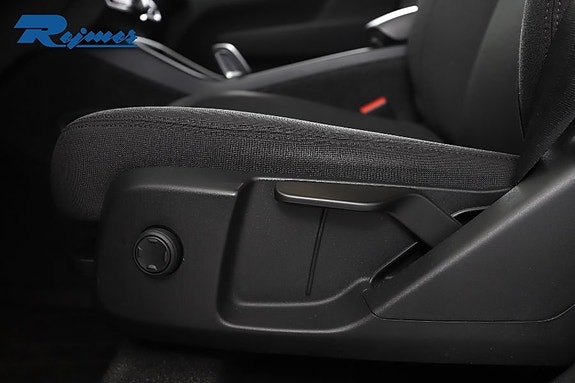 Volvo XC40 7 of 29
