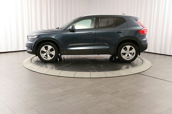 Volvo XC40 2 of 29