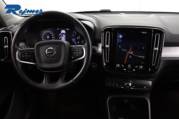 Volvo XC40 26 of 29