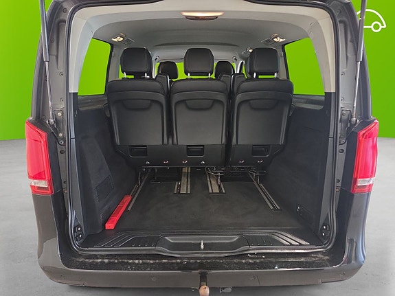Mercedes-Benz V220 15 of 23