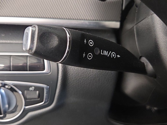 Mercedes-Benz V220 22 of 23