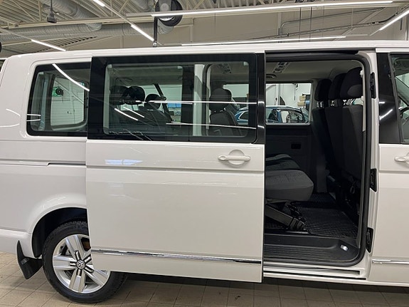 Volkswagen Caravelle 7 of 17