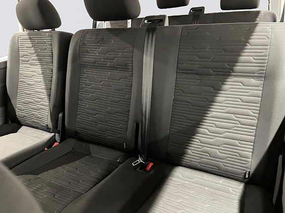 Volkswagen Caravelle 16 of 17