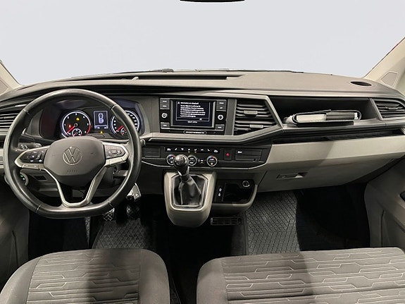 Volkswagen Caravelle 13 of 17