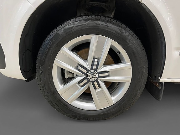 Volkswagen Caravelle 6 of 17