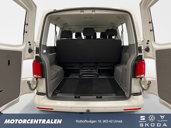 Volkswagen Caravelle 17 of 17